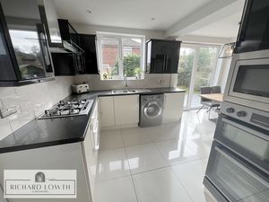 Breakfast Kitchen- click for photo gallery